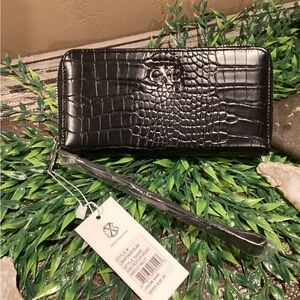 Elegant Black Crocodile Embossed Wallet